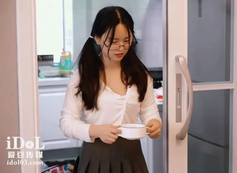 Em gái đến ở nhờ nhà chị rồi cướp luôn bạn trai của chị gái